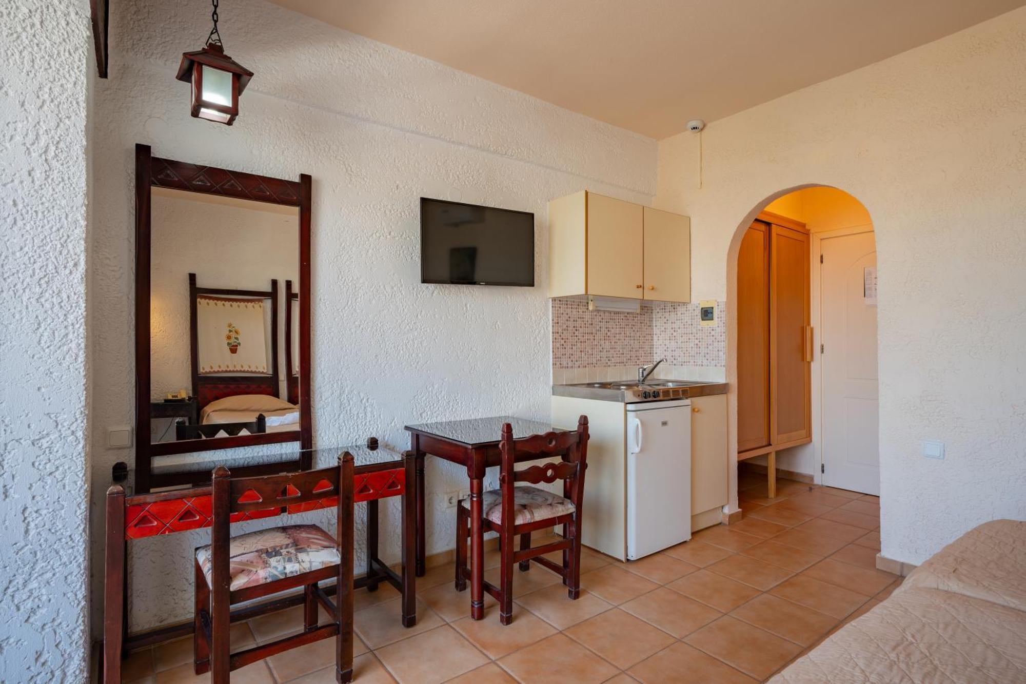 Lefkoniko Beach & Icarus Suite Apts Rethymno  Exterior photo